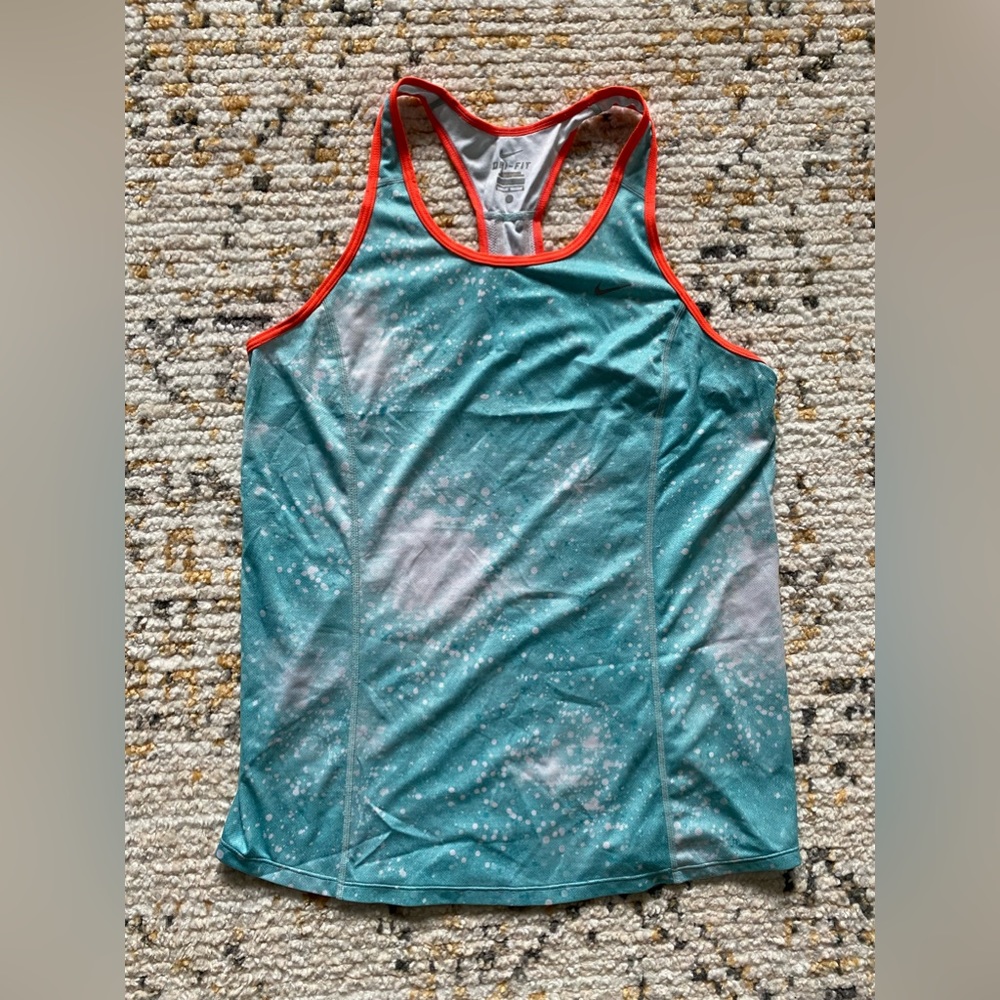 EUC NIKE RACER BACK TOP SIZE LARGE